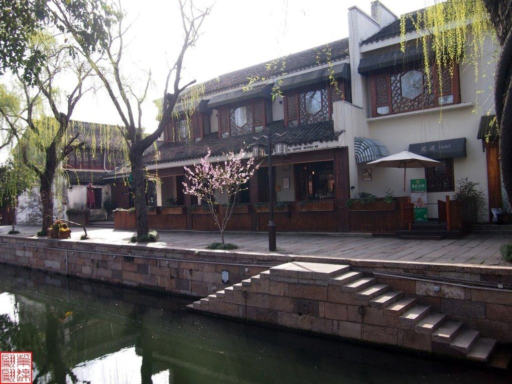 出差的浙江医生机场救人 他却遗憾“如果大家会这个就好了”